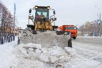Коммунальные службы Ишима трудятся на уборке снега