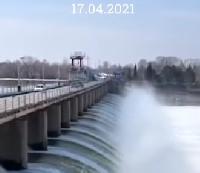 Перелив через плотину Сергеевского водохранилища — 165 сантиметров (видео) 